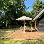 Be Surrounded By Trees In A Thatched Prázdninový dům Nykøbing Sjælland