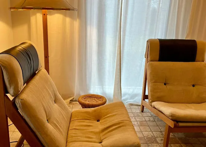 Сasa de vacaciones Be Surrounded By Trees In A Thatched *